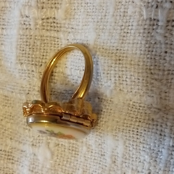 - 70s French Rose Cobochon Bangle Bracelet & Locket  Ring Set - Picture 10 of 14